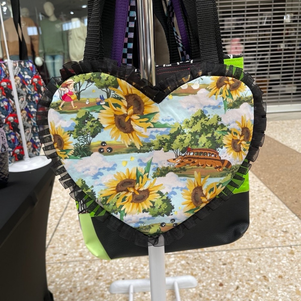 Heart-Shaped Sunflower Totoro Print Bag